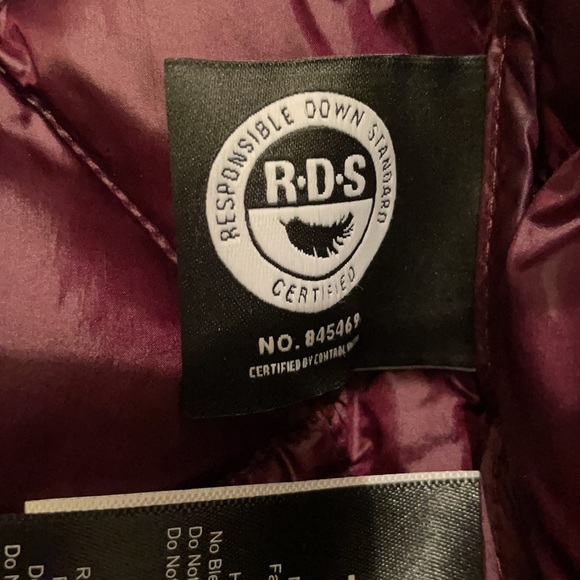 Aritzia TNA Down League Bomber Cranberry Small - Picture 7 of 11